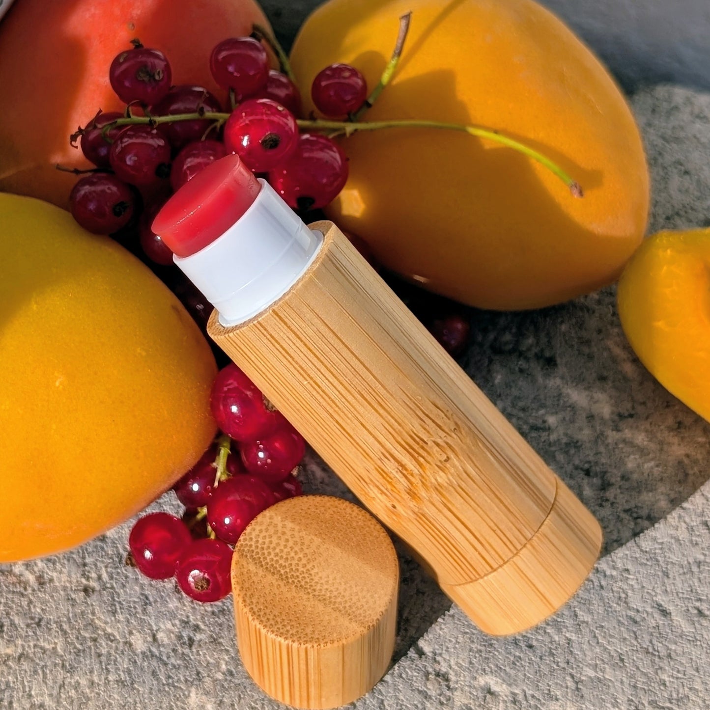 
                  
                    Prisvinnende, 100% naturlig leppepomade - "Flora"
                  
                