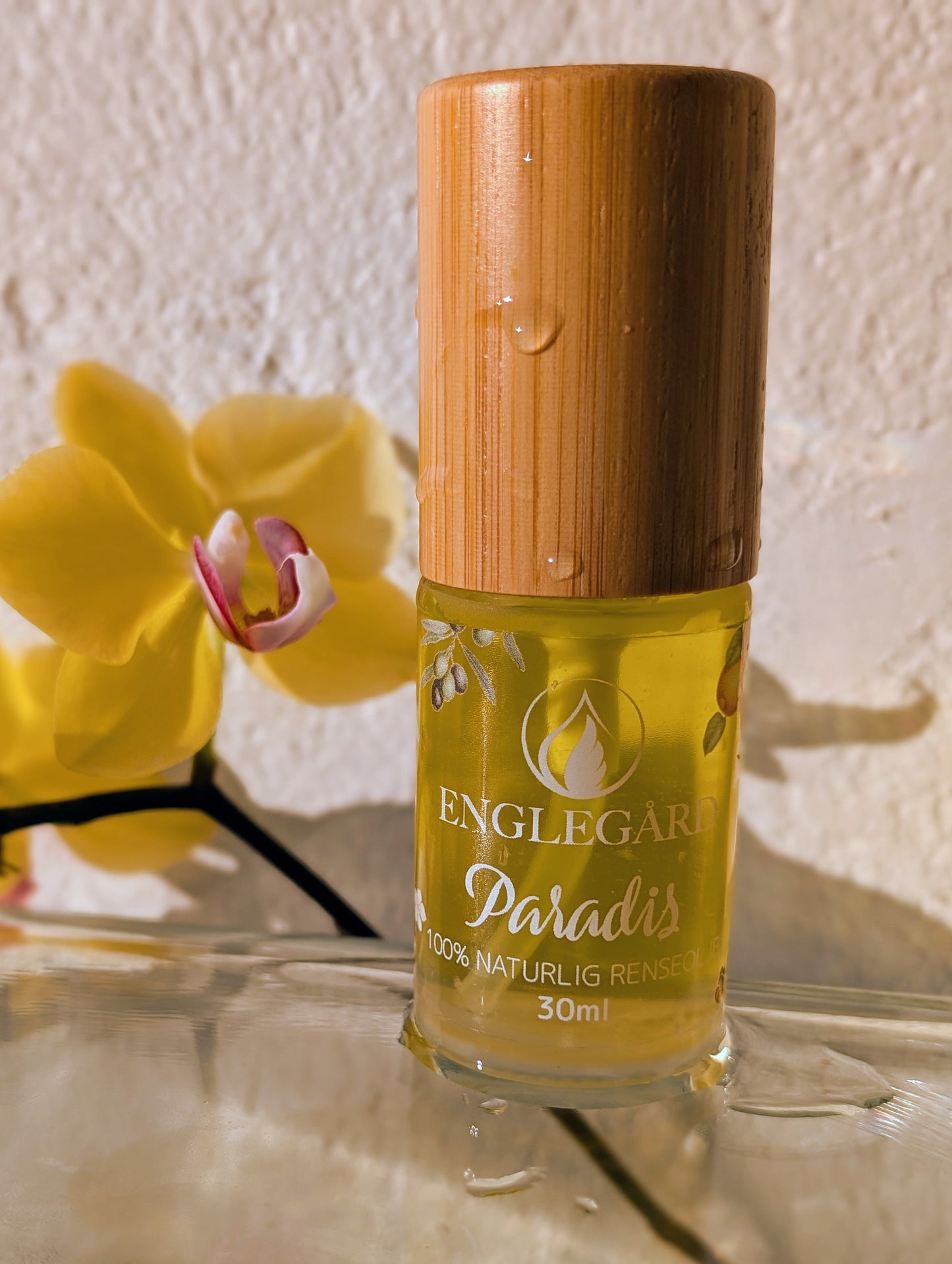 
                  
                    100% naturlig, forfriskende renseolje med oppstrammende effekt - "Paradis"
                  
                